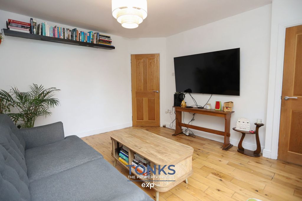 Property photo 2 of 17