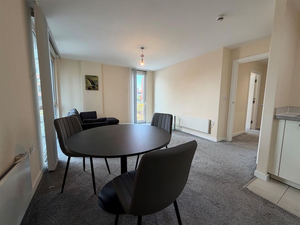 Property photo 3 of 12