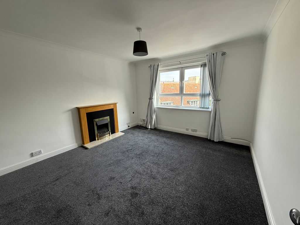 Property photo 3 of 10 Lounge