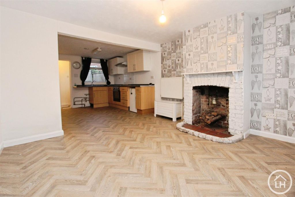 Property photo 2 of 8 Lounge Area