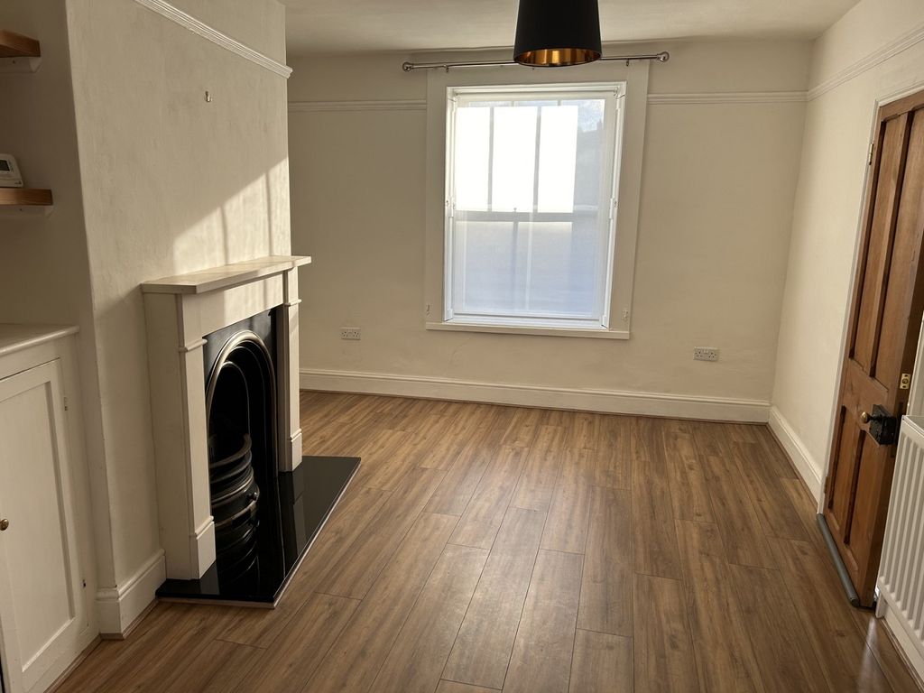Property photo 2 of 12 Sitting Room
