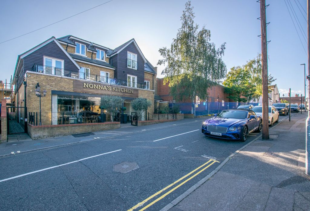 Property photo 1 of 2