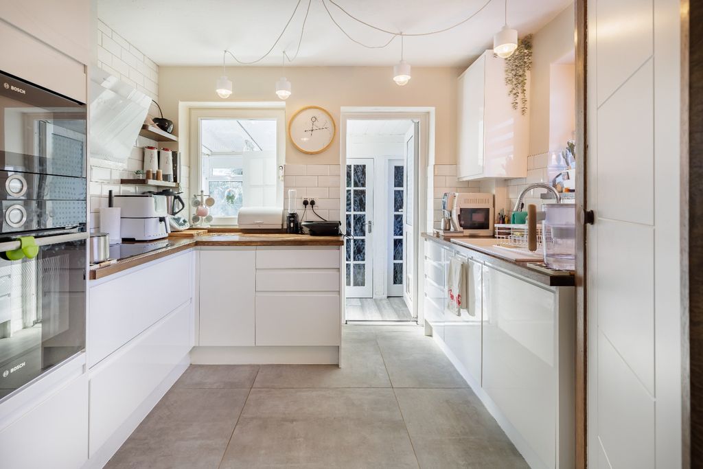 Property photo 3 of 35 5025152