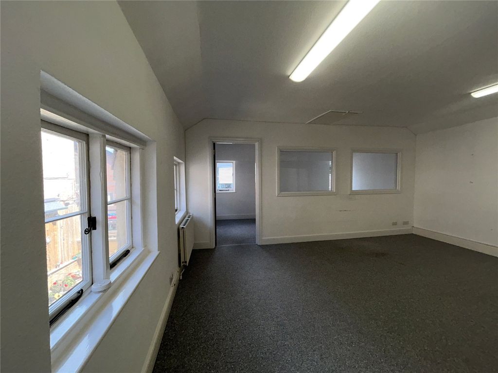 Property photo 3 of 6 Picture No. 05