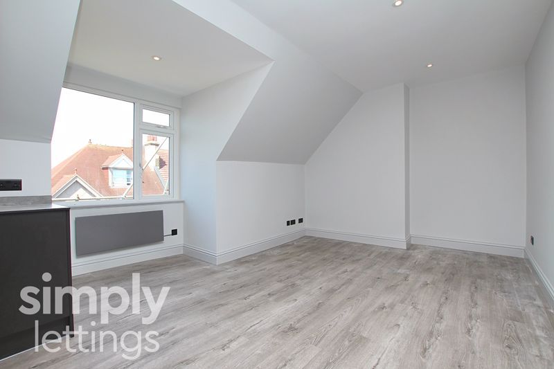 Property photo 3 of 10 Photo 4