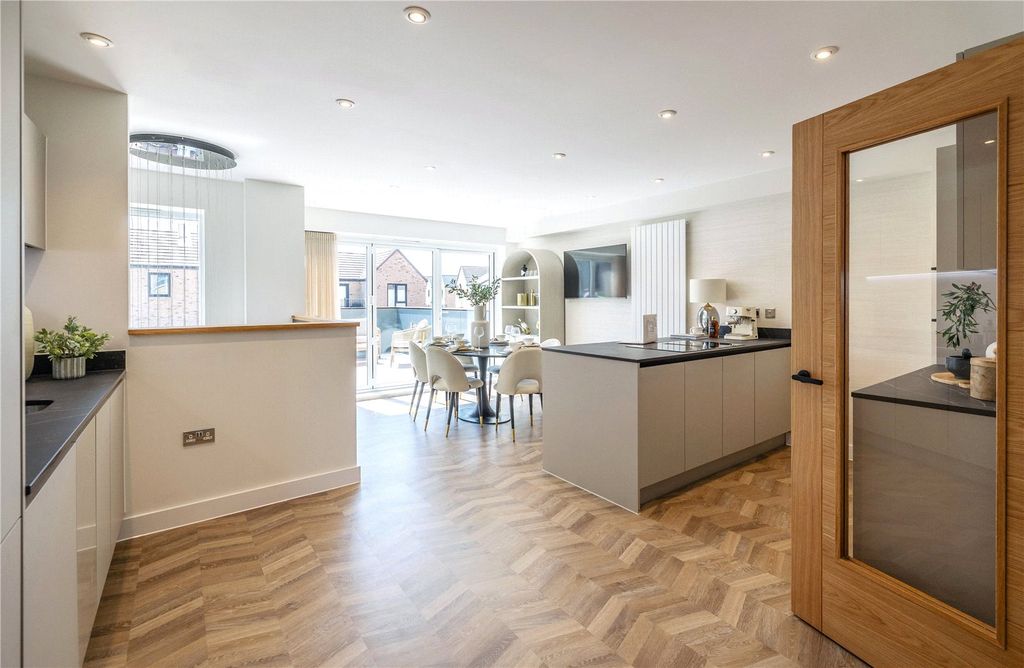 Property photo 2 of 13 Mulberry Park