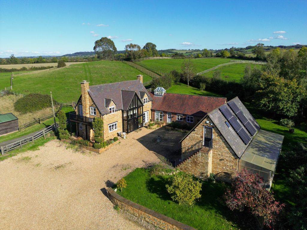 Property photo 2 of 26 Image