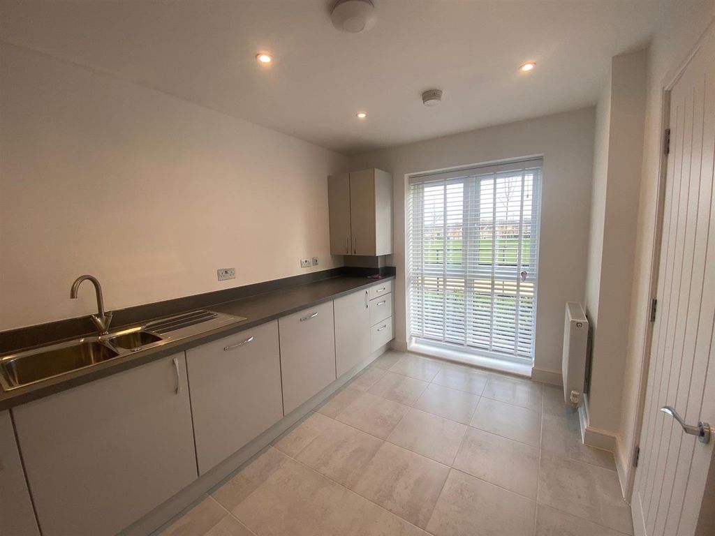 Property photo 3 of 13 2.Jpg