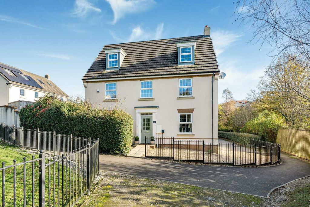 Property photo 1 of 26