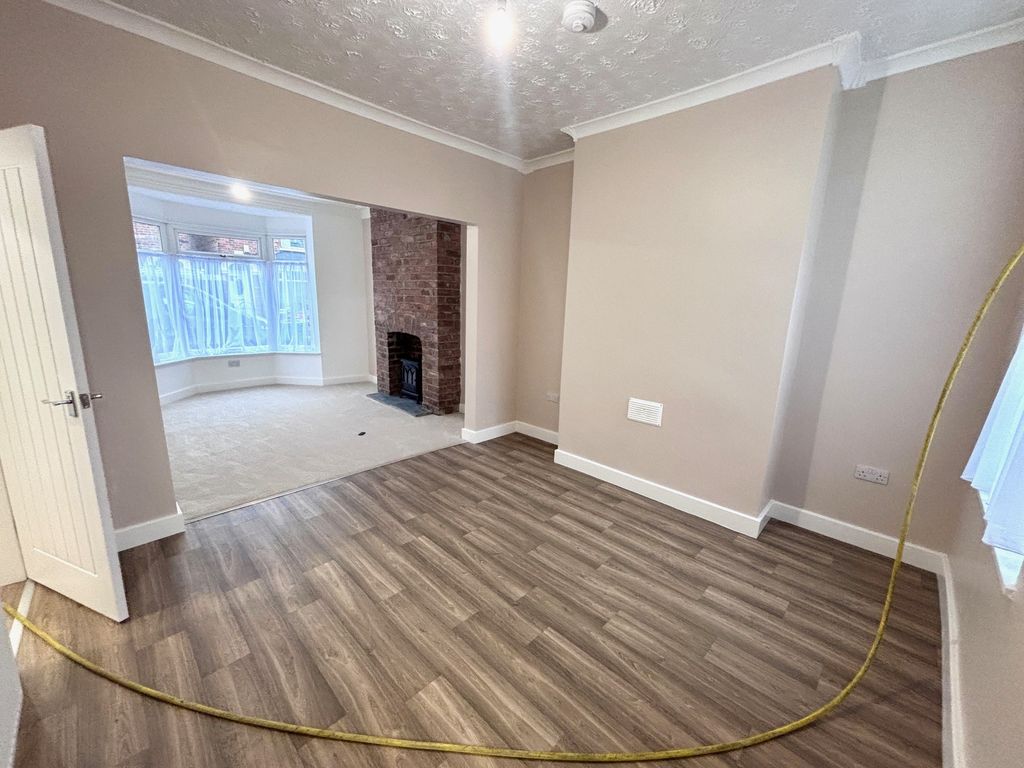 Property photo 3 of 8 Dining Room