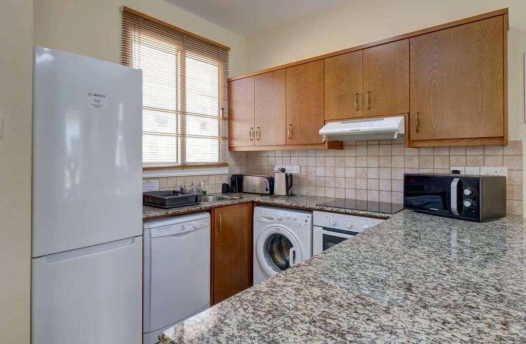 Property photo 2 of 19 Kitchen