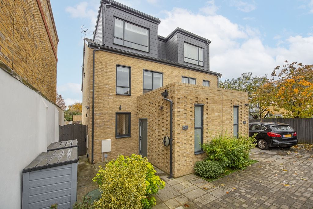 Property photo 1 of 22