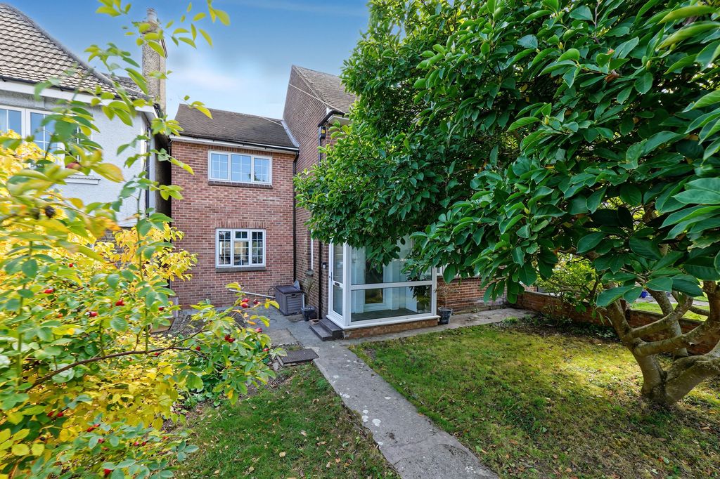 Property photo 1 of 37