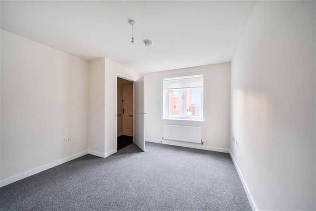 Property photo 2 of 10 (Main)