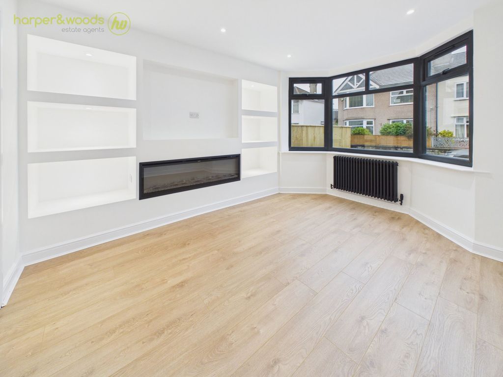 Property photo 3 of 39