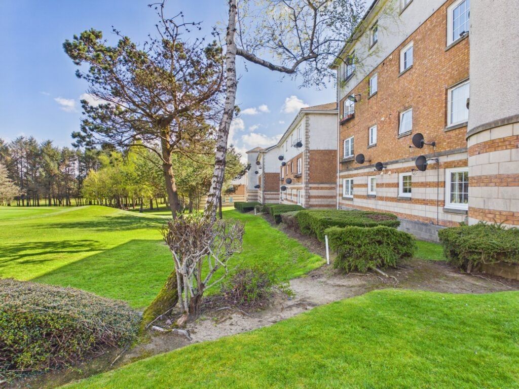 Property photo 2 of 23