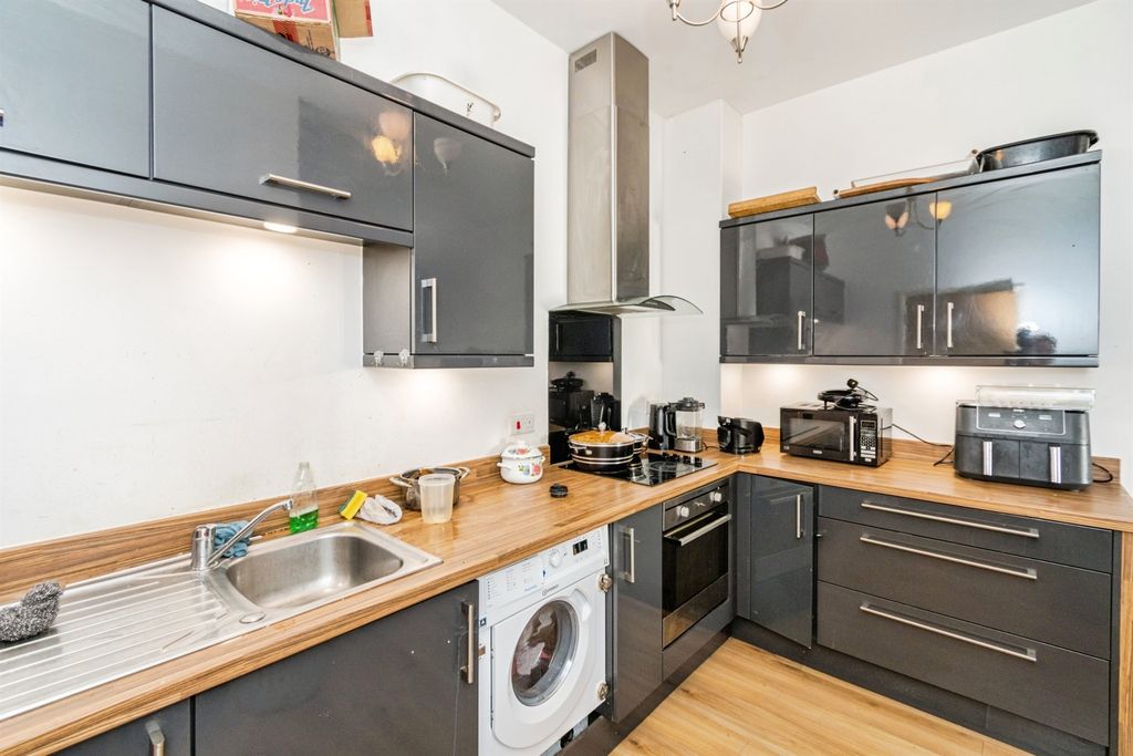 Property photo 2 of 13
