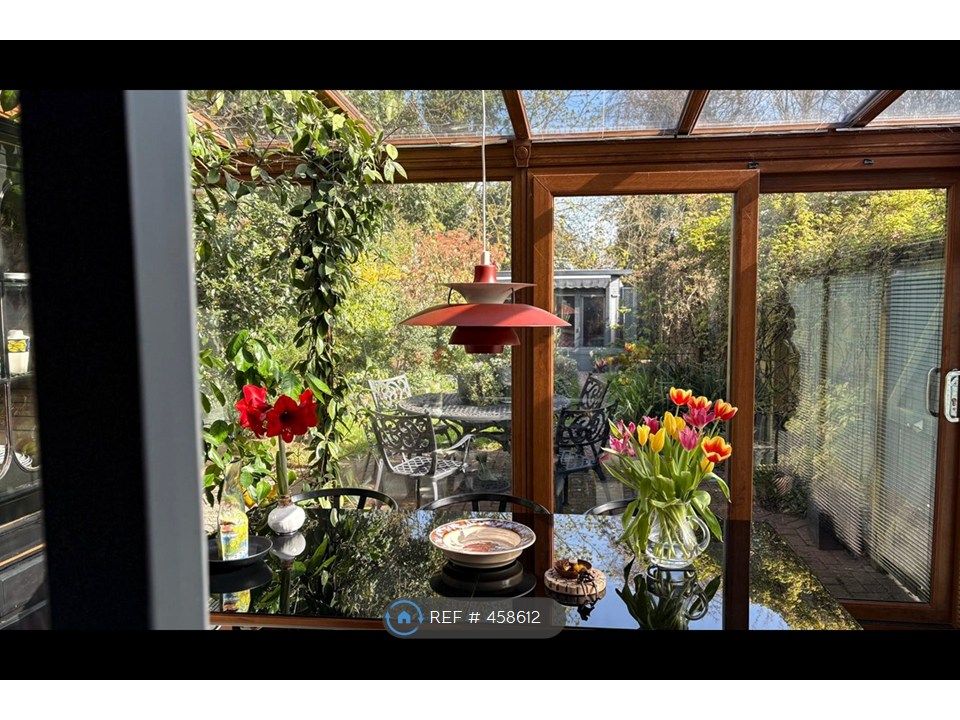 Property photo 3 of 24 We Used The Conservatory As A Dining Room