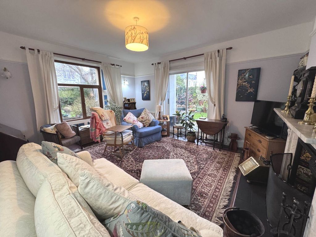 Property photo 2 of 17