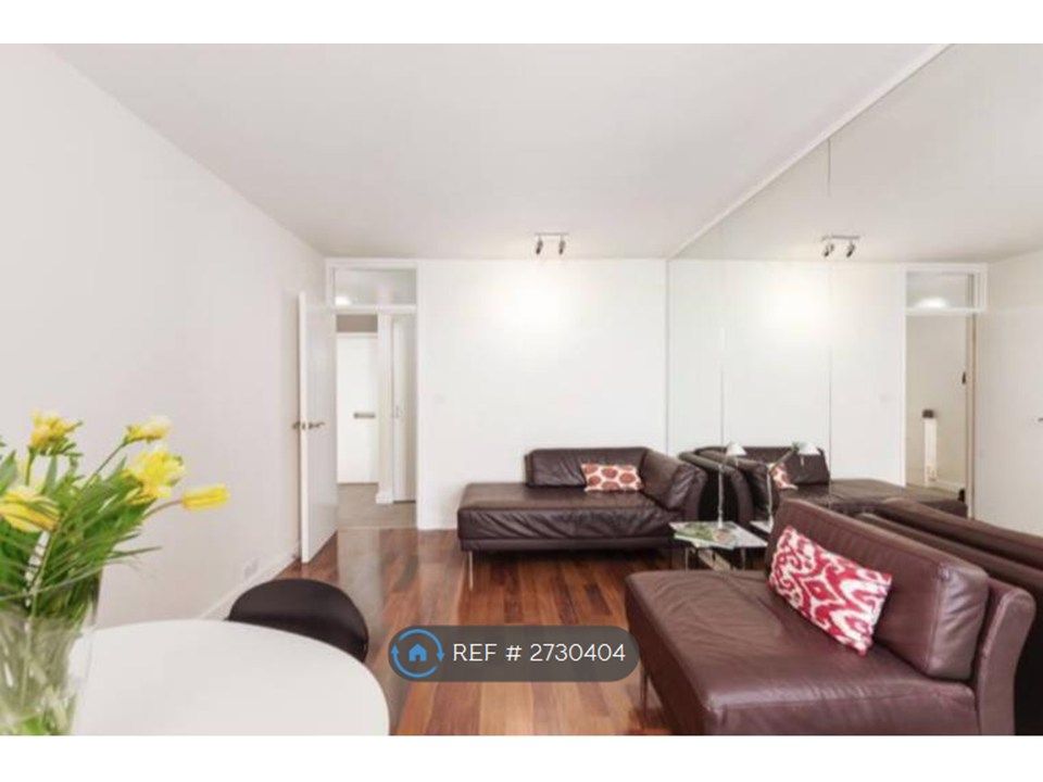 Property photo 3 of 8 Sitting Room