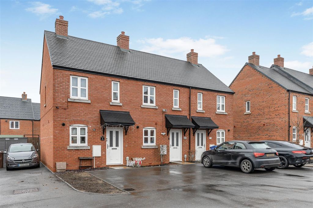 Property photo 1 of 13 6 Hana Close, Adderbury-2.Jpg