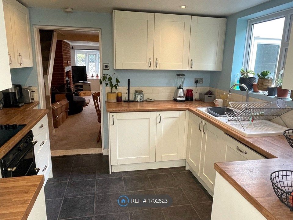 Property photo 2 of 15 Kitchen