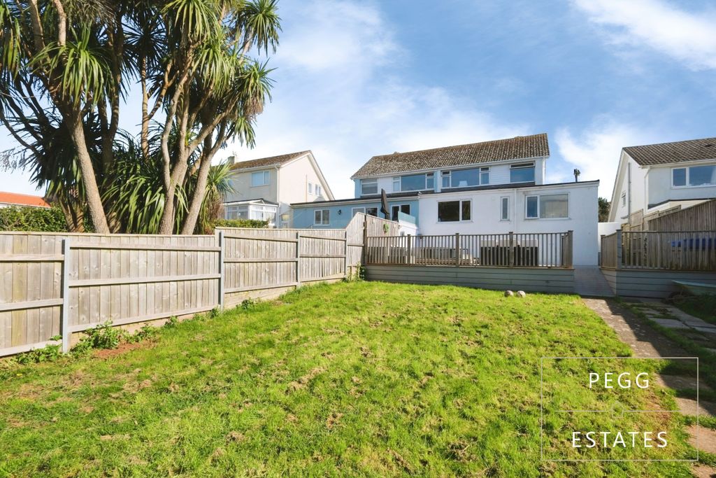 Property photo 2 of 32