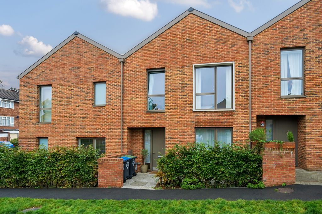 Property photo 1 of 19 External