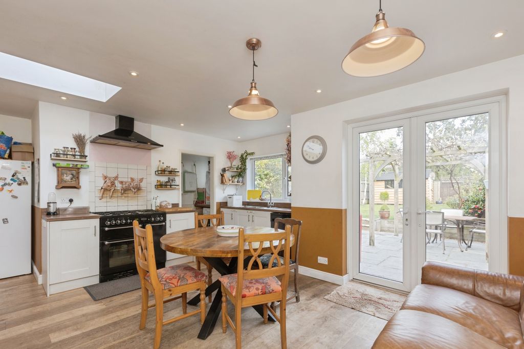 Property photo 2 of 16