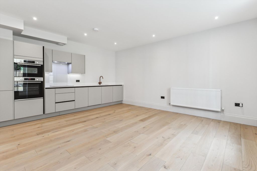Property photo 2 of 14 Image