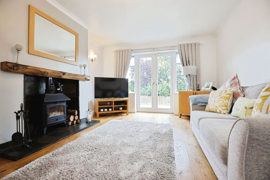 Property photo 2 of 25