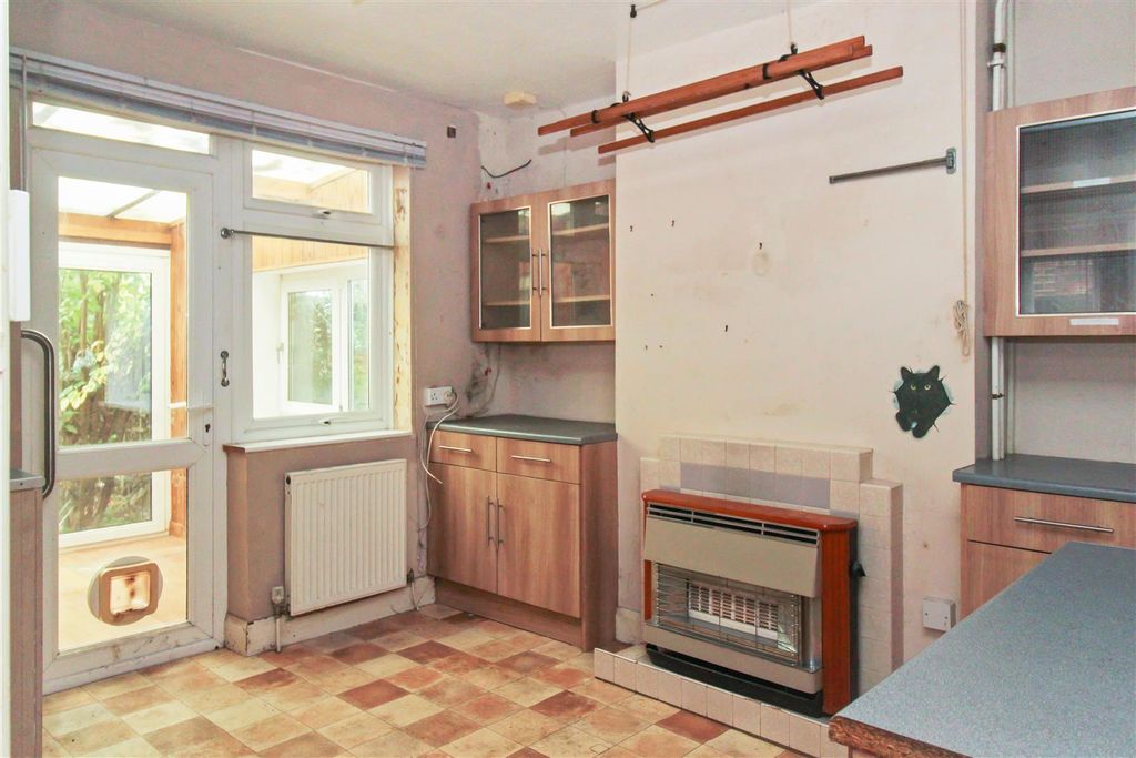 Property photo 2 of 12 Kitchen Edited.Jpg