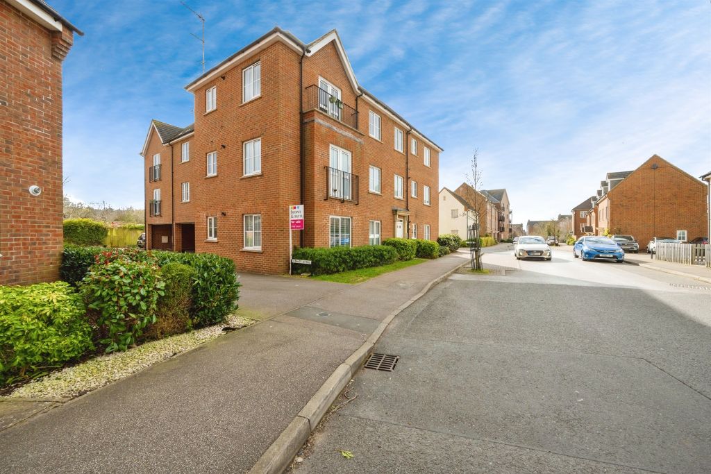 Property photo 1 of 17