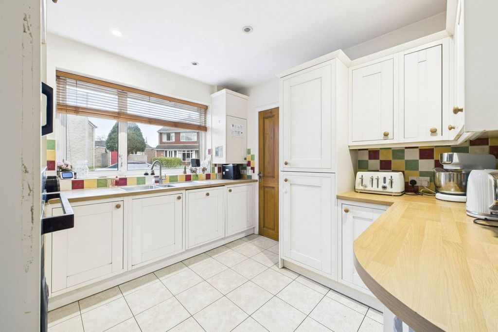 Property photo 2 of 10 Picture No. 12