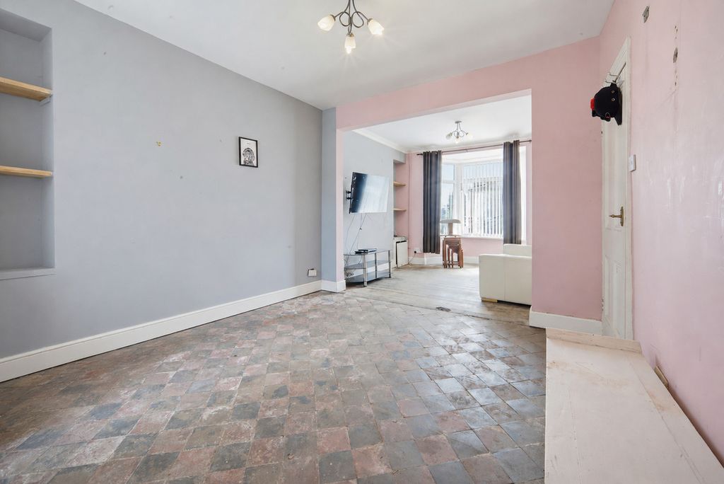Property photo 2 of 24