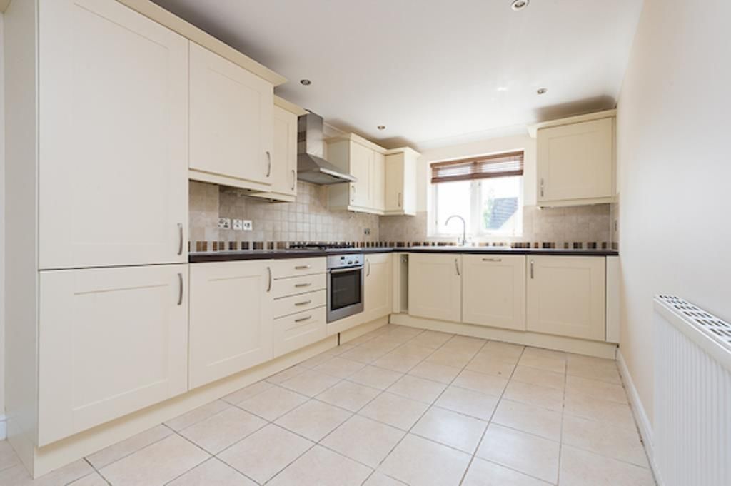 Property photo 2 of 10 Kitchen
