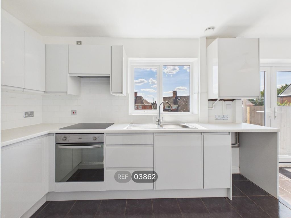 Property photo 3 of 12 Kitchen