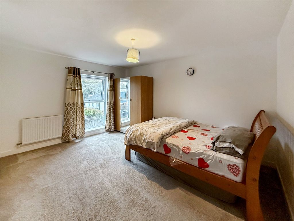 Property photo 3 of 9 Picture No. 01