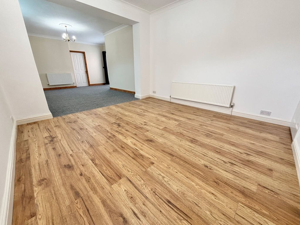 Property photo 2 of 34