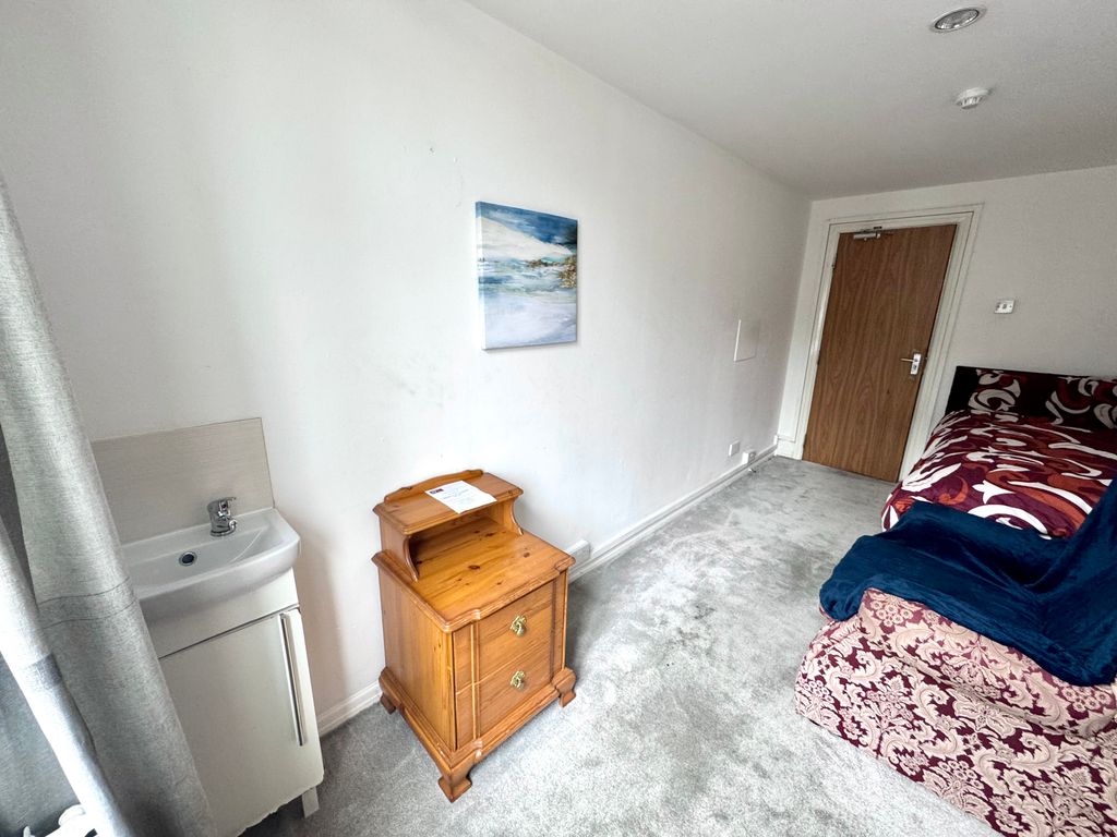 Property photo 1 of 2