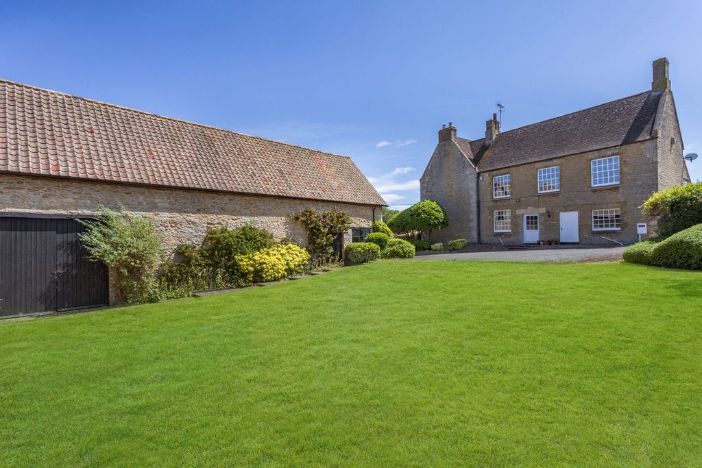 Property photo 3 of 46