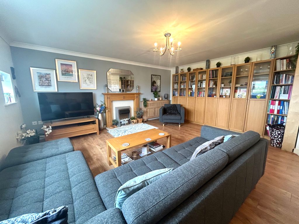 Property photo 2 of 20