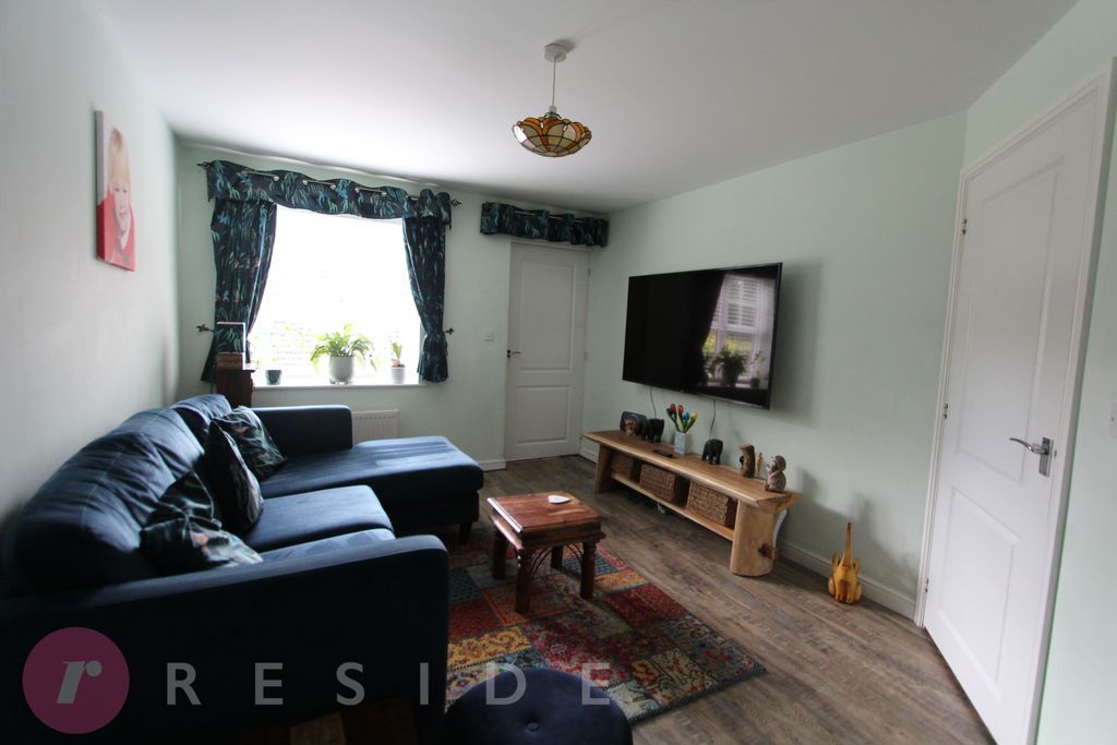 Property photo 2 of 16 Lounge