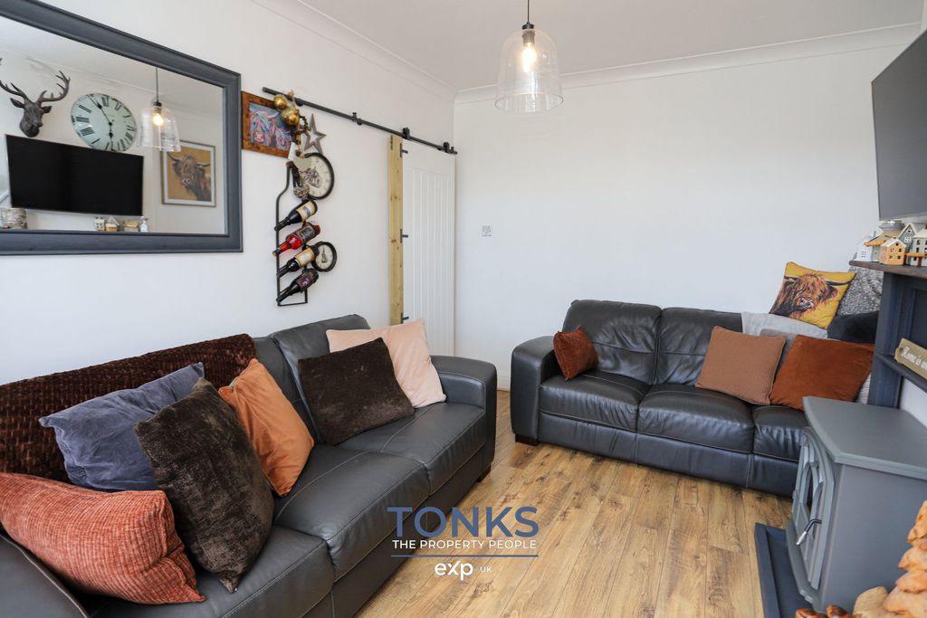 Property photo 3 of 23