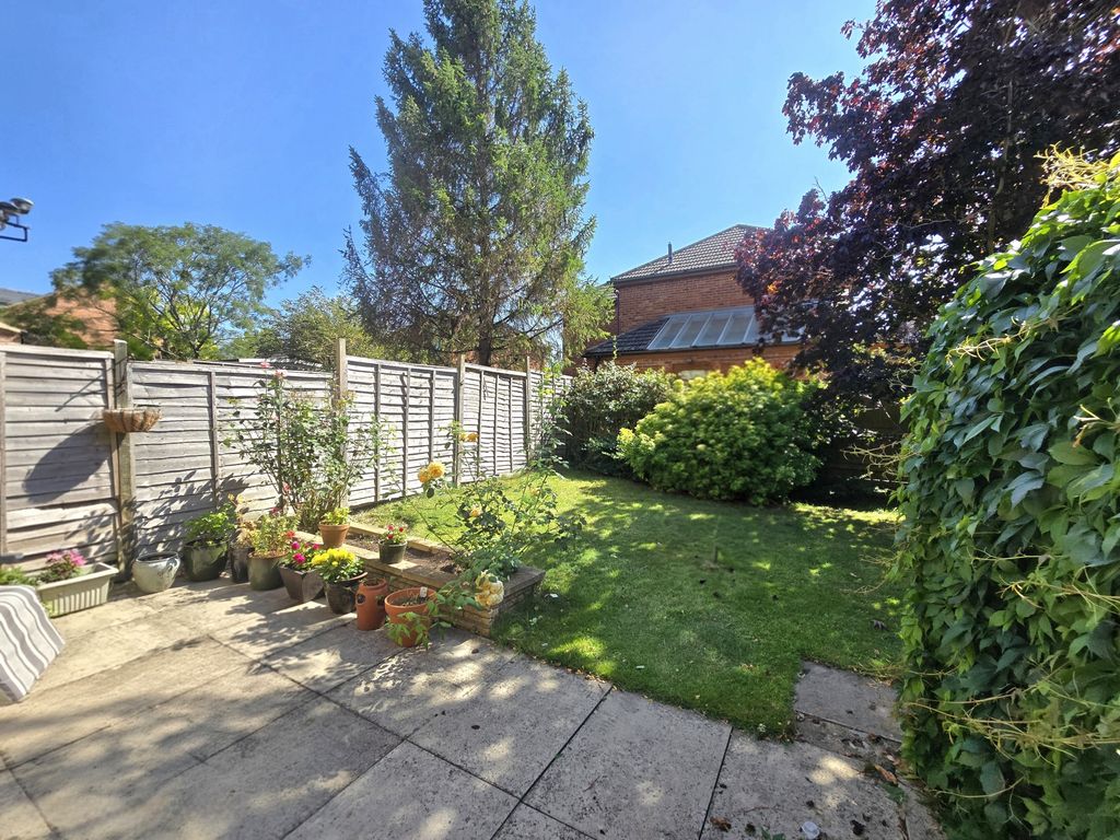 Property photo 3 of 13 Garden