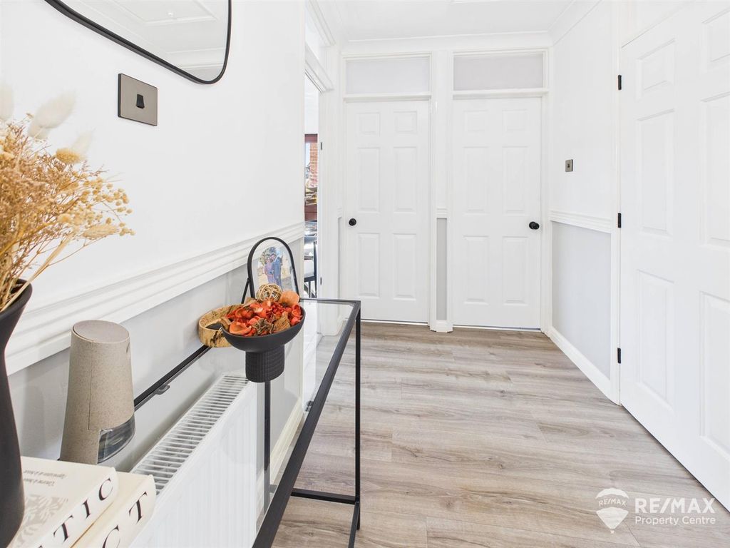 Property photo 2 of 24 Cam02842G0-Pr0271-Still003.Jpg