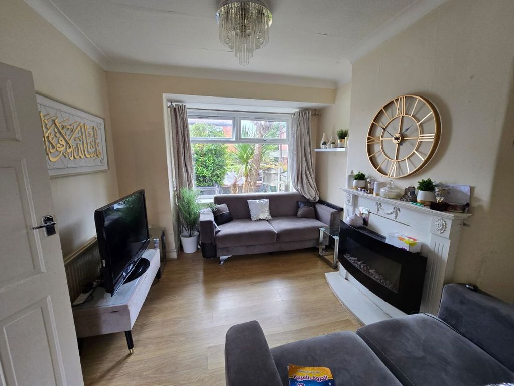 Property photo 2 of 11