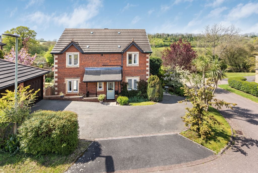 Property photo 1 of 53