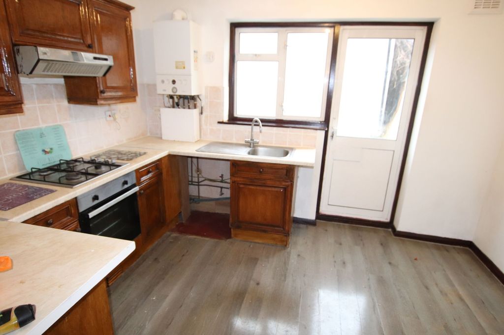 Property photo 1 of 8 Lovely 2 Bedroom House