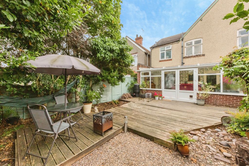 Property photo 2 of 21 Gardens: